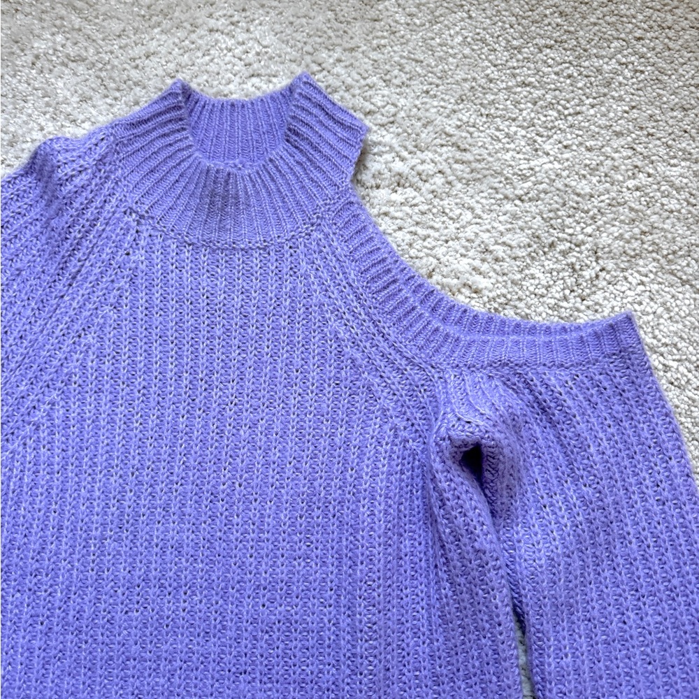 Like New Sweater From Lovers and Friends